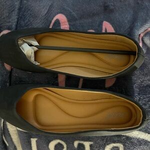 Elegant Black Women's Flats